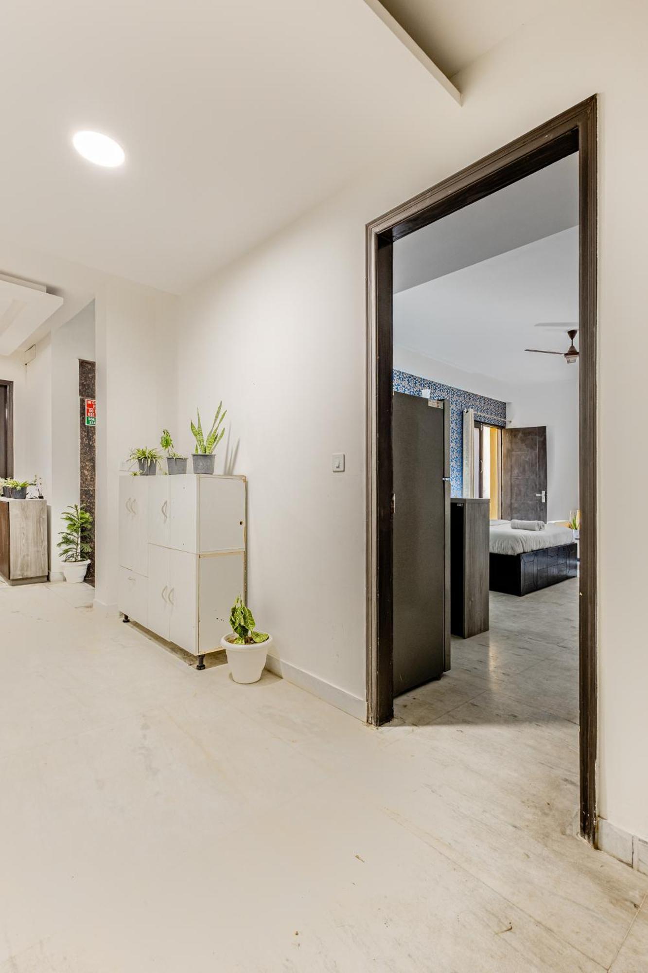 Apartment Lime Tree Service Golf Course Road, Gurgaon