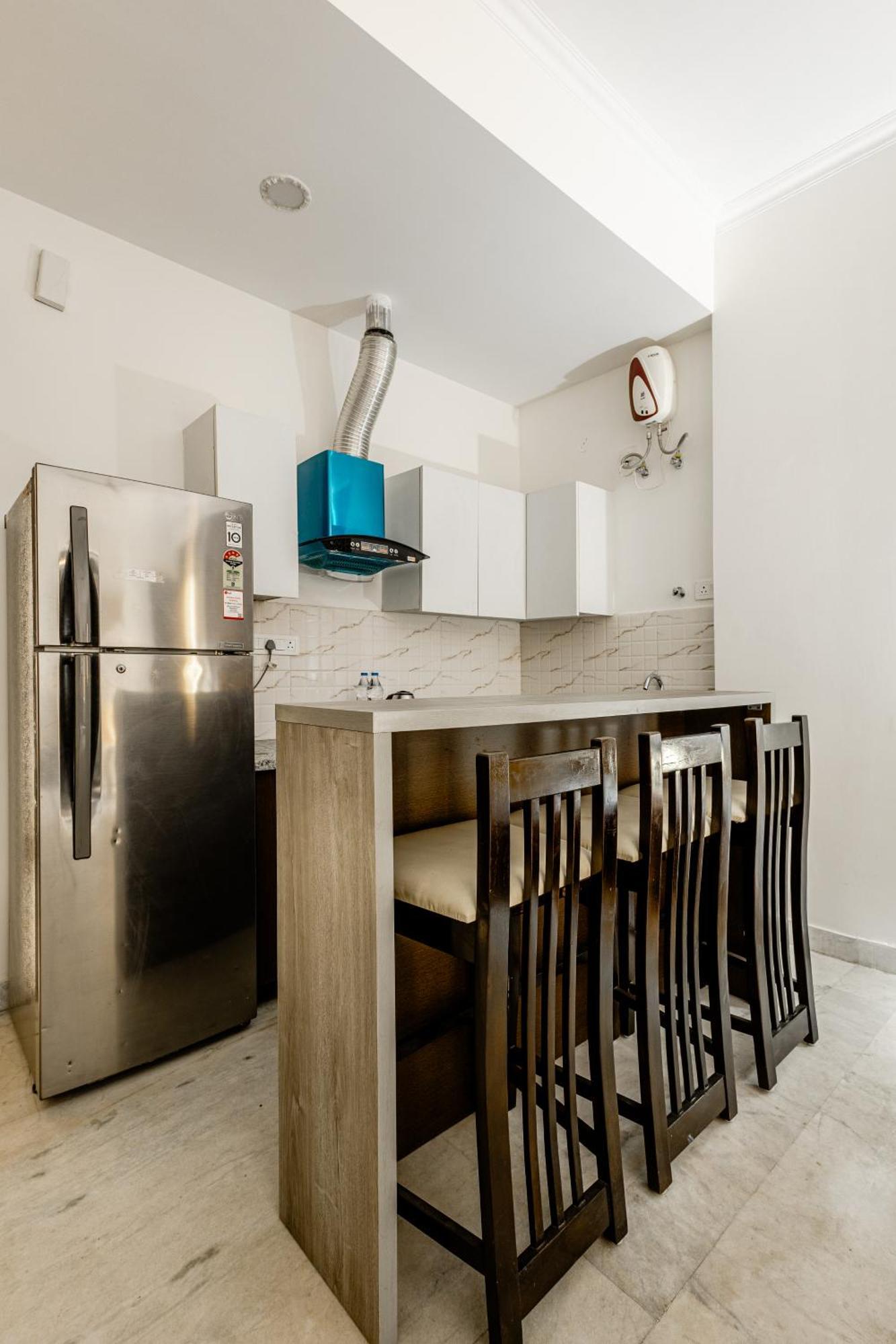 Lime Tree Service Golf Course Road, Apartment *