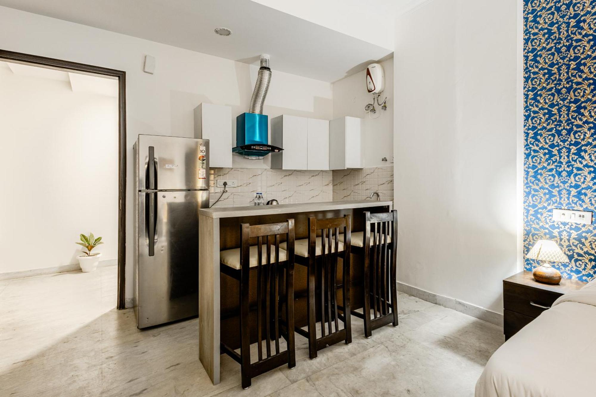 Lime Tree Service Golf Course Road, Apartment