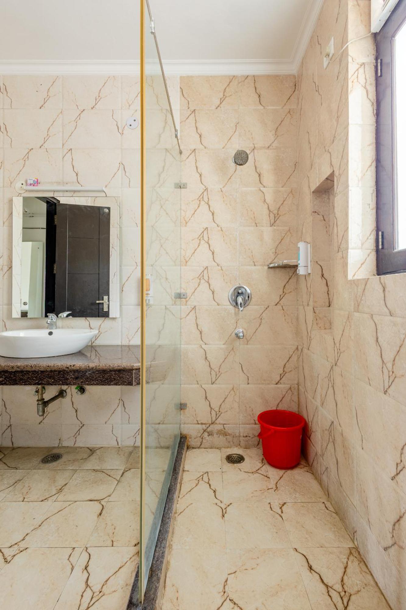 Apartment Lime Tree Service Golf Course Road,