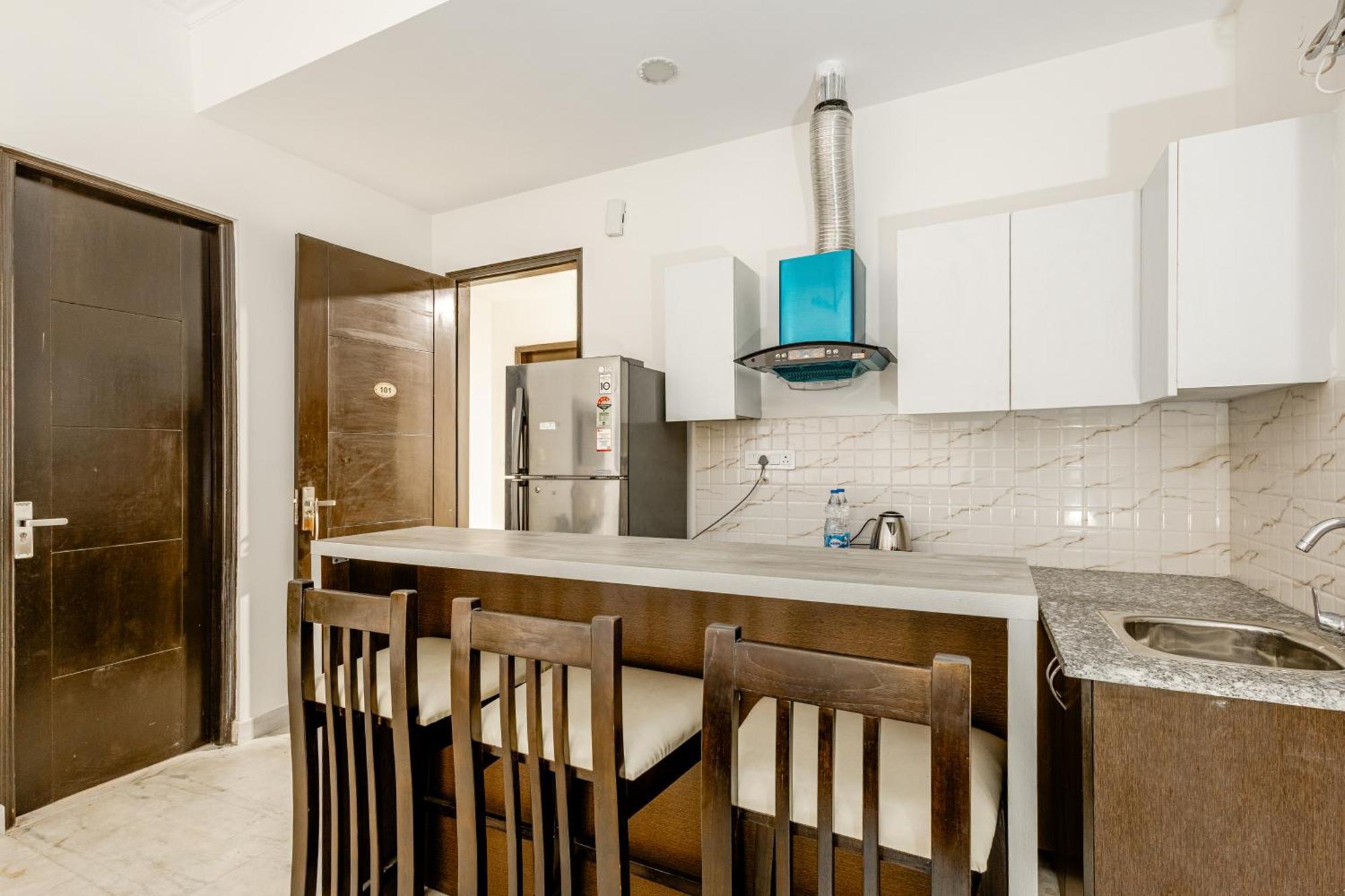Lime Tree Service Golf Course Road, Apartment