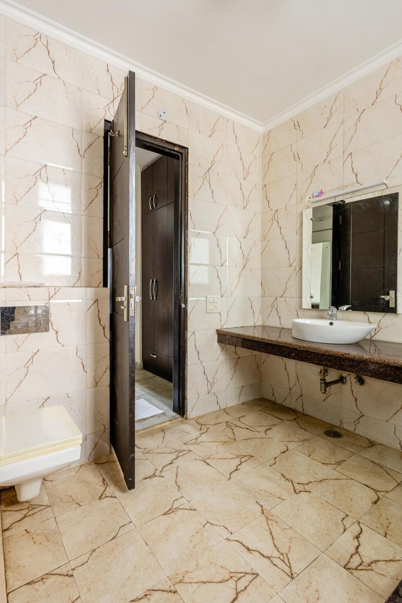 Lime Tree Service Golf Course Road, Apartment Gurgaon