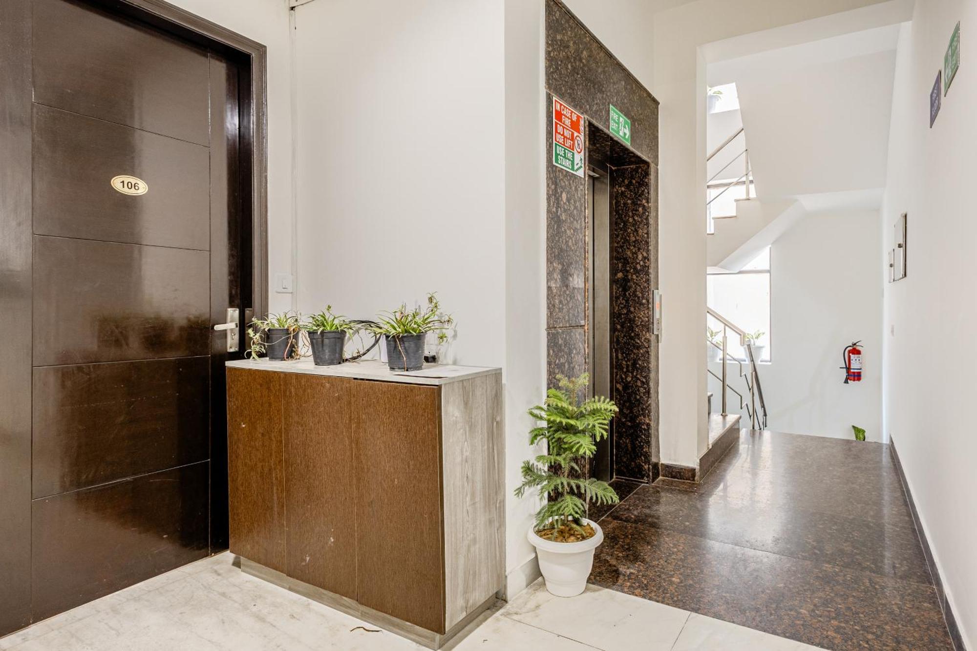 Lime Tree Service Golf Course Road, Apartment Gurgaon