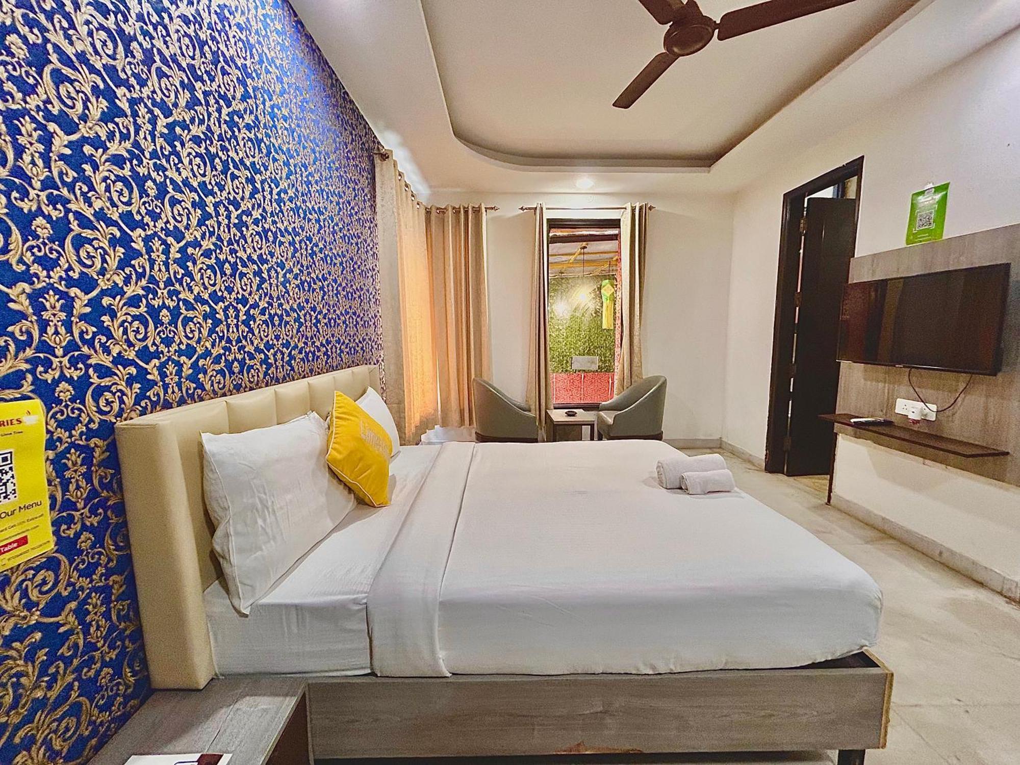 Apartment Lime Tree Service Golf Course Road, Gurgaon