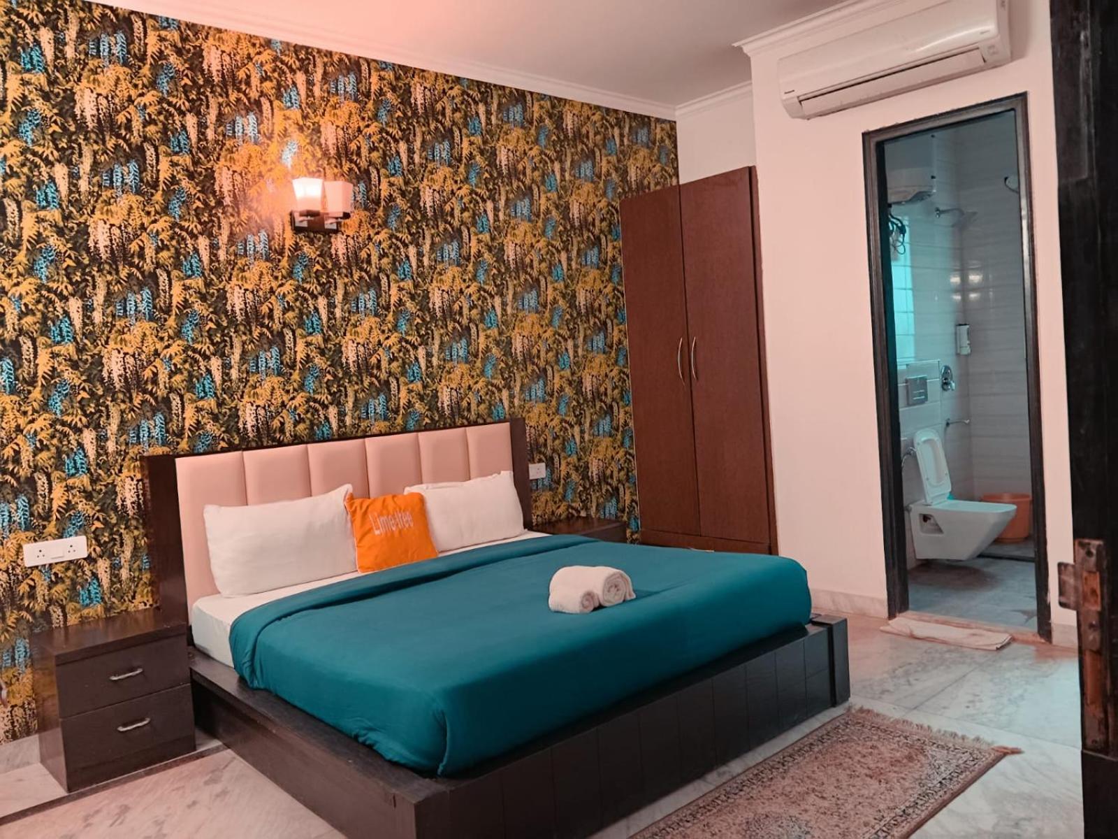 Lime Tree Service Golf Course Road, Apartment